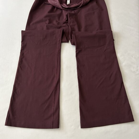 Lululemon Athletica Women's Marled Burgundy Waistband Burgundy Flare Pant 12Tall - Picture 8 of 8